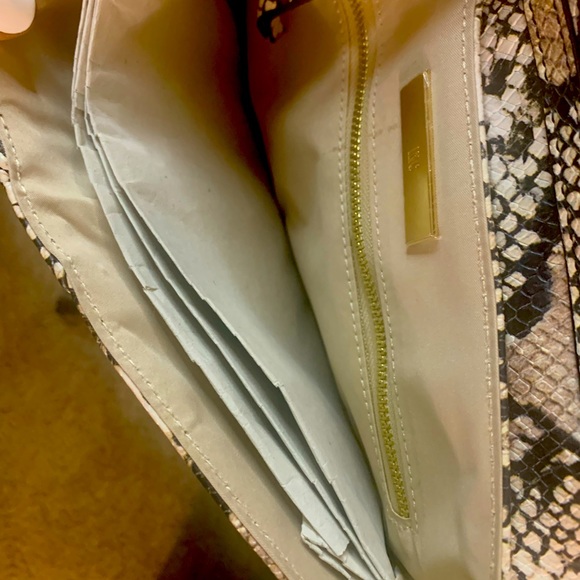 Peach Faux Snake Skin crossbody bag with gold accent chain. - Picture 4 of 4